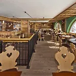 Szálloda Enzian Hochsoelden Superior 4*