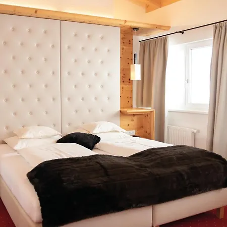Enzian Hochsoelden Superior Hotel 4*